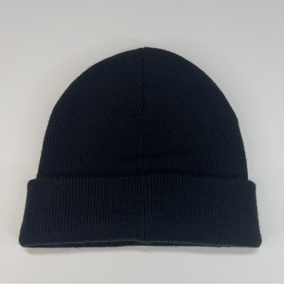 Under Armour Unisex Smaller Beanie Black Like New!! - Picture 3 of 9